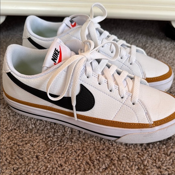 Nike Court Legacy Next Nature - Women’s size 7 - Picture 11 of 16